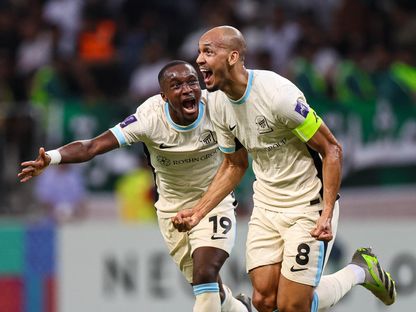 فابينيو يحتفل مع موسى ديابي بالتسجيل مع الاتحاد ضد الشرطة العراقي - 20 أكتوبر 2025 - X/@ittihad_en