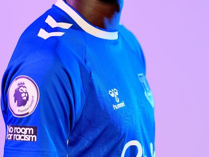 البلجيكي أمادو أونانا بقميص فريقه الجديد إيفرتون الإنجليزي - 9 أغسطس 2022 - TWITTER/@Everton