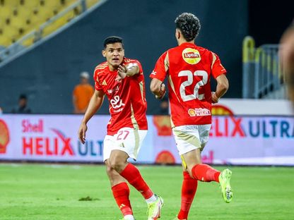 لاعبو الأهلي يحتفلون بعد تسجيل إمام عاشور هدفاً في شباك المصري - 8 مايو 2025 - facebook/alahly