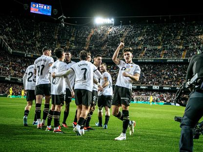 فالنسيا يسجل الهدف الثالث في شباك فياريال بالليغا 2-1-2024 - Valencia/x