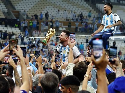 احتفالات لاعبي الأرجنتين بالفوز بكأس العالم - 18 ديسمبر 2022 - Reuters