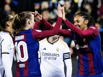 فرحة لاعبات برشلونة بهزيمة ريال مدريد 4-0 في نصف نهائي سوبر إسبانيا للسيدات 2023 - Barcelona/x