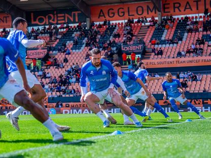 لاعبو أولمبيك مارسيليا قبل مواجهة لوريان في الدوري الفرنسي - 18 أبريل 2026 - X/@OM_Officiel