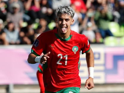 احتفال ياسر الزابيري مهاجم المغرب بتسجيل هدف في مرمى فرنسا بنصف نهائي كأس العالم تحت 20 عاماً - 15 أكتوبر 2025 - Reuters