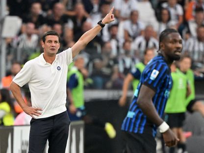 كريستيان تشيفو مدرب إنتر ميلان من مباراة فريقه ضد يوفنتوس بالدوري الإيطالي - 13 سبتمبر 2025 - Reuters