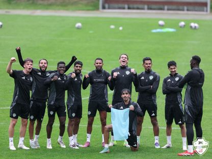 لاعبو الأهلي السعودي في حصة تدريبية - 21 يوليو 2025 - X/@ALAHLI_FC