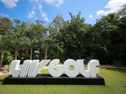 شعار "ليف غولف" خلال بطولة ماياكوبا في بلايا ديل كارمين، المكسيك، - 25 فبراير 2023 - Bloomberg
