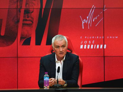 جوزيه مورينيو خلال تقديمه مدرباً لبنفيكا - 18 سبتمبر 2025 - X/@SLBenfica