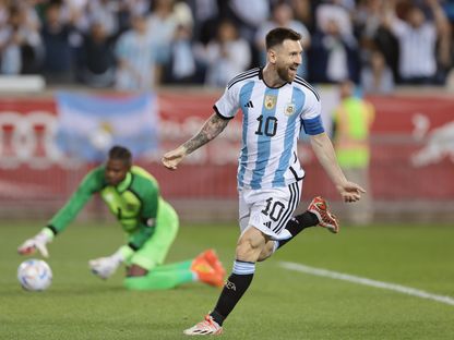 ليونيل ميسي يحتفل بهد تسجيله هدفاً للأرجنتين في شباك جامايكا - 27 سبتمبر 2022 - USA TODAY Sports