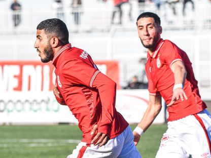 احتفال أسامة عبيد بهدف الفوز لفريقه النجم الساحلي ضد النادي الصفاقسي بالدوري التونسي - 1 مارس 2023  - Twitter/@ESduSahel 