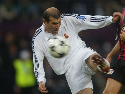 هدف زيدان أمام بايرن ليفركوزن 2002 - AFP