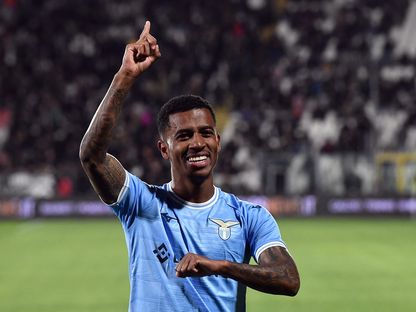 البرازيلي ماركوس أنطونيو يحتفل بأول أهدافه للاتسيو في مرمى سبيزيا بالدوري الإيطالي - 14 أبريل 2023 - Reuters