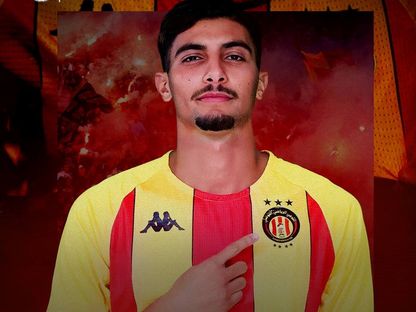 لاعب الترجي الرياضي بلال الساحلي بعد التوقيع مع النادي حتى 2026 - 25 أغسطس 2023 -  Twitter/ESTuniscom