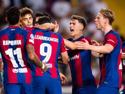 لاعبو برشلونة يحتفلون بأحد أهداف الفريق في مرمى رويال أنتويرب البلجيكي بدوري أبطال أوروبا - 19 سبتمبر 2023 - X/@fcbarcelona_ara