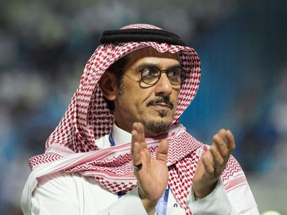 نواف بن سعد رئيس نادي الهلال يحيى الجمهور بعد الفوز على الخليج في الدوري السعودي - 6 مايو 2026 - X/@Alhilal_FC