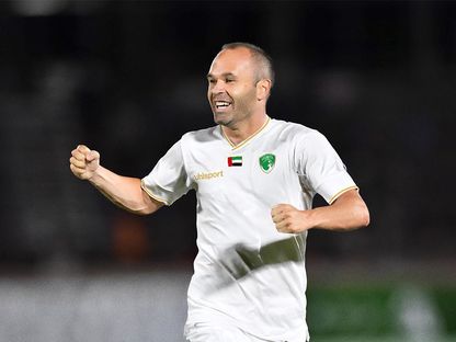 نادي إنييستا يقيل مدربه بسبب سوء نتائجه في الدوري الإماراتي