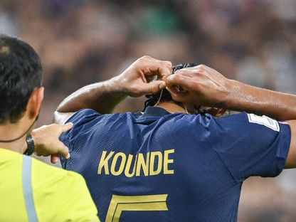 حكم مباراة فرنسا وبولندا في ثمن نهائي مونديال 2022 يطلب من كوندي خلع القلادة أو السلسلة - Getty