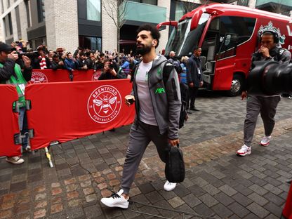 المصري محمد صلاح لاعب ليفربول قبل مباراة برينتفورد في الدوري الإنجليزي الممتاز - 17 فبراير 2024 - Reuters