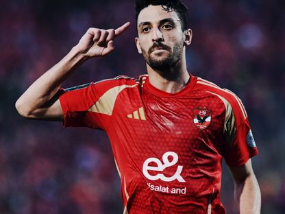 طاهر محمد طاهر لاعب الأهلي المصري يحتفل بتسجيل هدف في مرمى ماميلودي صنداونز بإياب نصف نهائي دوري أبطال أوروبا - 25 أبريل 2025 - X/@Al Ahly SC