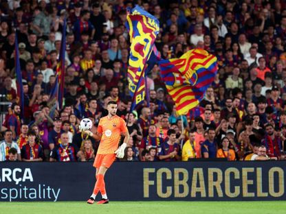 الحارس غارسيا يعود لتدريبات برشلونة قبل مواجهة خيتافي