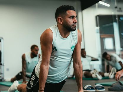 رياض محرز يشارك في مران الأهلي - 18 يناير 2026 - X/@ALAHLI_FC