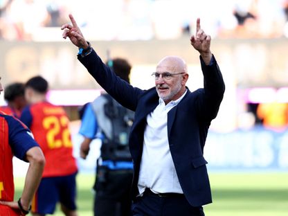 لويس دي لا فوينتي مدرب إسبانيا يحتفل بالتتويج بكأس العالم بعد الفوز على الأرجنتين - 19 يوليو 2026 - Reuters