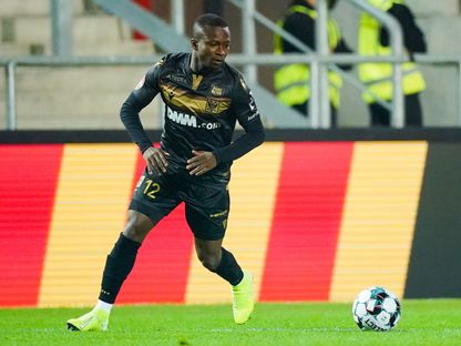 صامويل أسامواه خلال مباراة بين فريقه سانت تروند وميشلين بالدوري البلجيكي - 26 سبتمبر 2020 - GETTY IMAGES