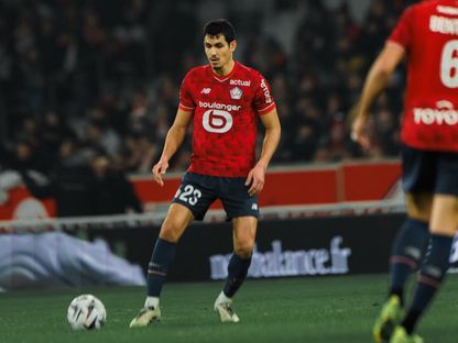 هل يغيب عن كأس أمم إفريقيا؟.. عيسى ماندي يثير مخاوف الجزائر