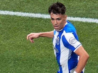 شاهد.. غابري فيغا يفقد أعصابه ويُطرد خلال لقاء ودي مع بورتو