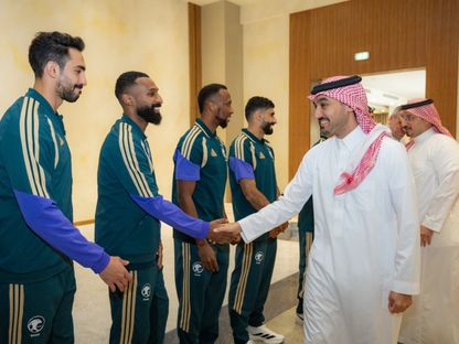 الأمير عبد العزيز بن تركي الفيصل وزير الرياضة السعودي خلال لقاء بعثة المنتخب السعودي قبيل مغادرتها إلى الولايات المتحدة الأميركية - 25 مايو 2026 - X/@mosgovsa