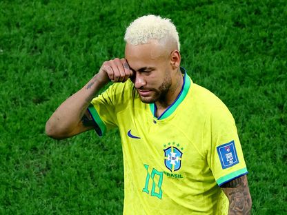 البرازيلي نيمار يبكي بعد الهزيمة أمام كرواتيا - 9 ديسمبر 2022  - Reuters 