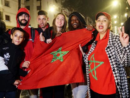 مشجعون في الرباط بعد المباراة بين المغرب وفرنسا - 14 ديسمبر 2022 - Reuters 