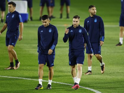 لاعبو المنتخب الأرجنتيني في حصة تدريبية - 12 ديسمبر 2022 - REUTERS