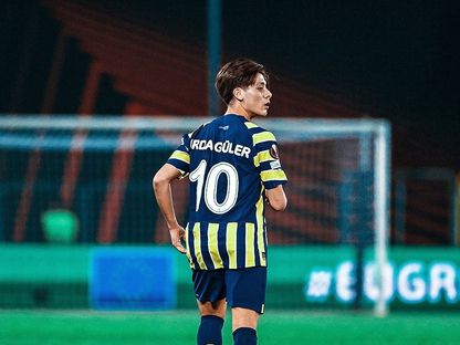 أردا غولر لاعب فنربخشة التركي - https://twitter.com/10ardaguler/