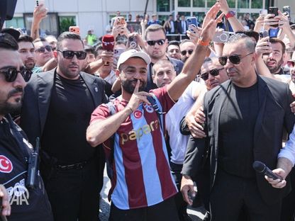 محمد صلاح لدى وصوله إلى إسطنبول للانضمام إلى طرابزون سبور - 5 أغسطس 2026 - X/@aa_spor