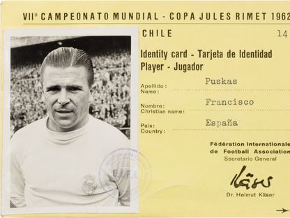بطاقة هوية فيرينك بوشكاش مع منتخب إسبانيا خلال مونديال تشيلي 1962 - Twitter/@FIFAMuseum