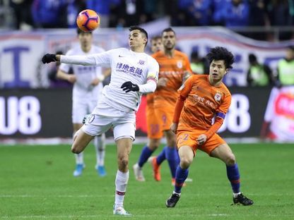 لقاء بين "شنغهاي شينهوا" و"شاندونغ لونينغ" خلال نهائي كأس الاتحاد الصيني بشنغهاي - AFP