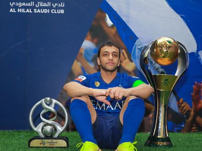 الهلال يطلب من قائده المعتزل محمد الشلهوب العودة إلى الملاعب - "صفحة الهلال على "تويتر