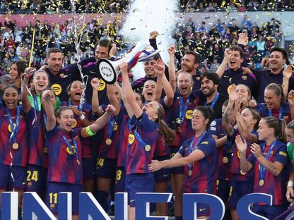 لحظة تتويج سيدات برشلونة بلقب دوري أبطال أوروبا 2026 - reuters