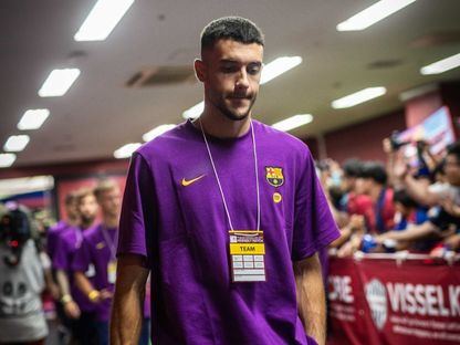 جوان غارسيا حارس برشلونة قبل انطلاق مباراة فريقه ضد فيتسل كوبي الياباني - 27 يوليو 2025 - x/FCBarcelona