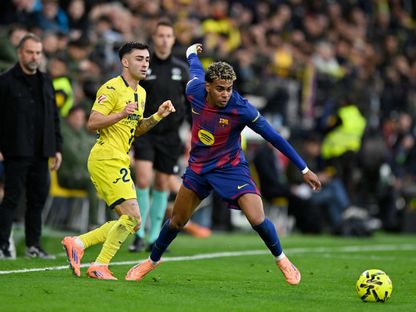 لامين يامال نجم برشلونة خلال مواجهة فياريال بالدوري الإسباني - 21 ديسمبر 2025 - Reuters