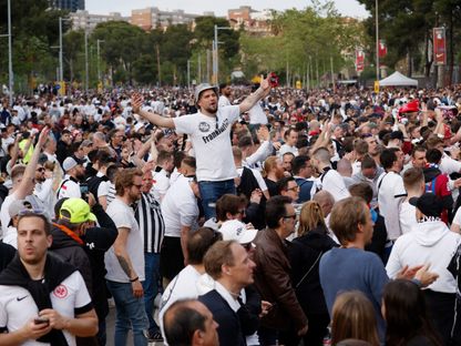 برشلونة يتخذ إجراءات صارمة لمنع تكرار "خيانة 2022" أمام فرانكفورت