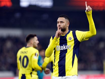 المغربي يوسف النصيري مهاجم فنربخشة التركي يحتفل بهدفه في شباك أندرلخت - 20 فبراير 2025 - X/Fenerbahce