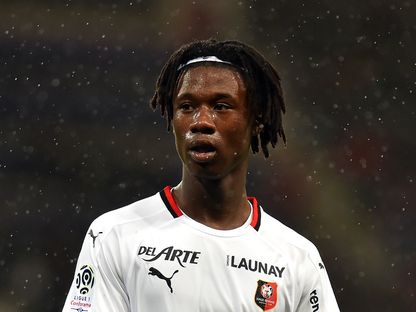 لاعب خط الوسط الفرنسي رين إدواردو كامافينغا خلال مباراة ناديه "رين" أمام "تولوز" في "ليغ 1" - 29 فبراير 2020 - AFP