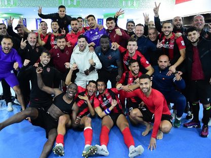 احتفال لاعبي اتحاد العاصمة بالفوز على شباب بلوزداد في الدوري الجزائري - 10 نوفمبر 2023  - Facebook/USM Alger