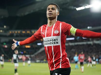 الهولندي كودي جاكبو المهاجم الجديد لنادي ليفربول - وكالات