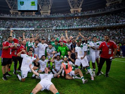 لاعبو الأهلي يحتفلون بالفوز على الاتحاد في ديربي جدة بالدوري السعودي- 6 أكتوبر 2023  - X/@SPL