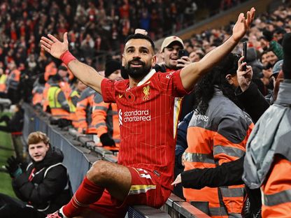 محمد صلاح نجم ليفربول يحتفل بهدفه أمام أستون فيلا بالدوري الإنجليزي - 10 نوفمبر 2024 - @LFC