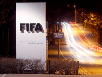 شعار الفيفا في مقره الرئيسي في زيوريخ- 27 فبراير 2022 - REUTERS