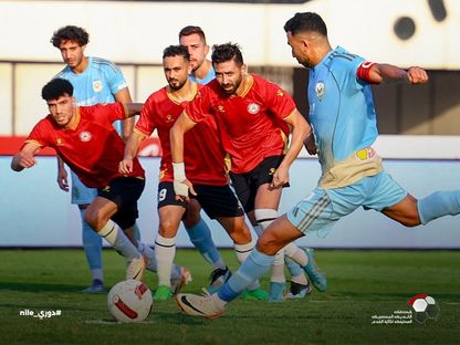 محمود حسن تريزيغيه لاعب الأهلي يسدد ركلة جزاء بمواجهة حرس الحدود في الدوري المصري - 23 سبتمبر 2025 - X/@epl_eg